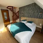 Logis Restaurant De La Poste Et De Montagne 3*