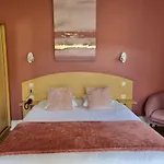 Logis Restaurant De La Poste Et De Montagne 3*