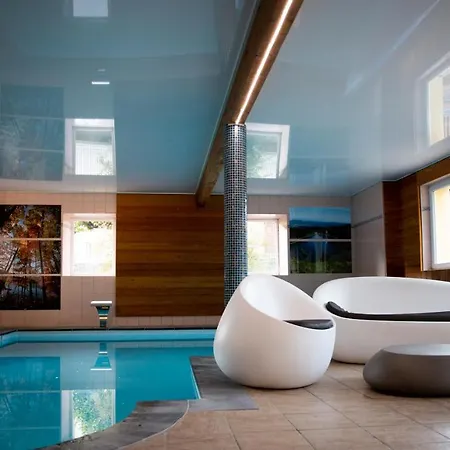 Logis Restaurant De La Poste Et De Montagne ホテル