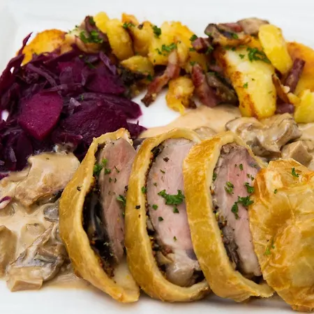 Logis Restaurant De La Poste Et De Montagne ル・ボノム