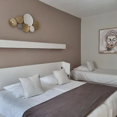 Logis Restaurant De La Poste Et De Montagne Otel Le Bonhomme