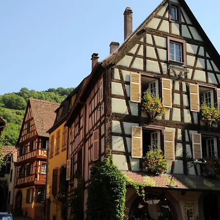 ホテル Logis Restaurant De La Poste Et De Montagne 3*