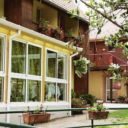 Logis Restaurant De La Poste Et De Montagne