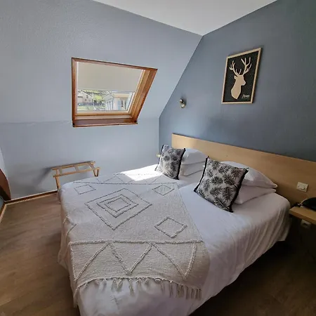 Logis Restaurant De La Poste Et De Montagne Hotel 3*