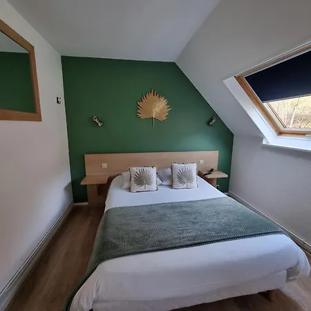 Logis Restaurant De La Poste Et De Montagne Otel 3*