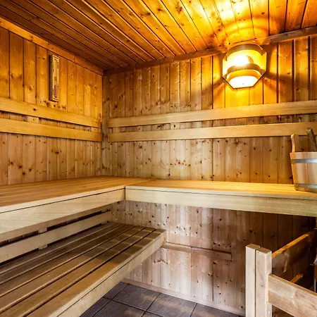 Logis Restaurant De La Poste Et De Montagne Otel Le Bonhomme