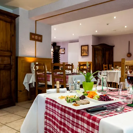 Logis Restaurant De La Poste Et De Montagne 3*