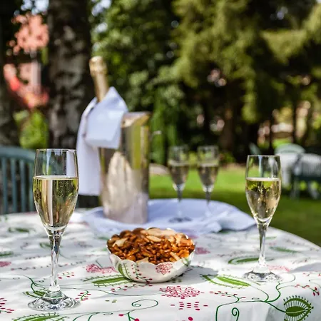 Logis Restaurant De La Poste Et De Montagne ホテル