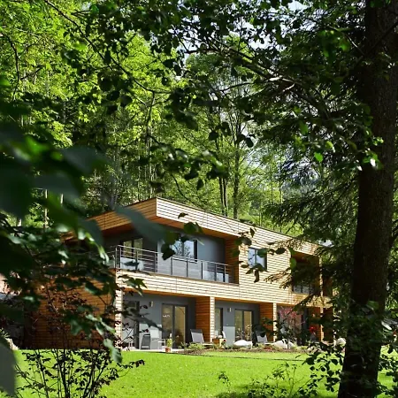 Logis Restaurant De La Poste Et De Montagne ル・ボノム