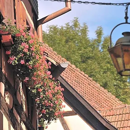 Logis Restaurant De La Poste Et De Montagne Hotel