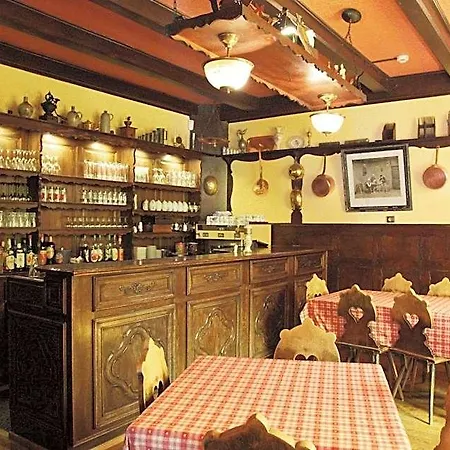 Logis Restaurant De La Poste Et De Montagne 酒店 3*