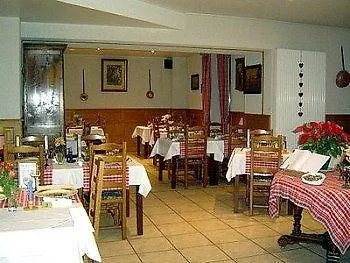 Logis Restaurant De La Poste Et De Montagne ホテル 3*