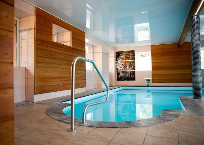 Logis Restaurant De La Poste Et De Montagne Hotel 3*