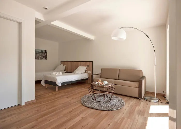 Logis Restaurant De La Poste Et De Montagne Hotel