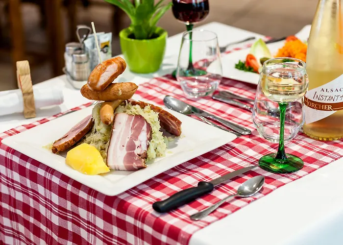 Logis Restaurant De La Poste Et De Montagne Hotel Le Bonhomme