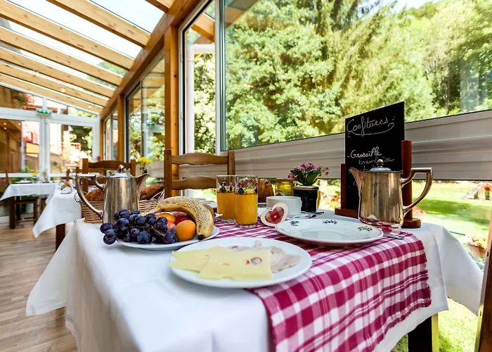 Logis Restaurant De La Poste Et De Montagne Hotel 3*