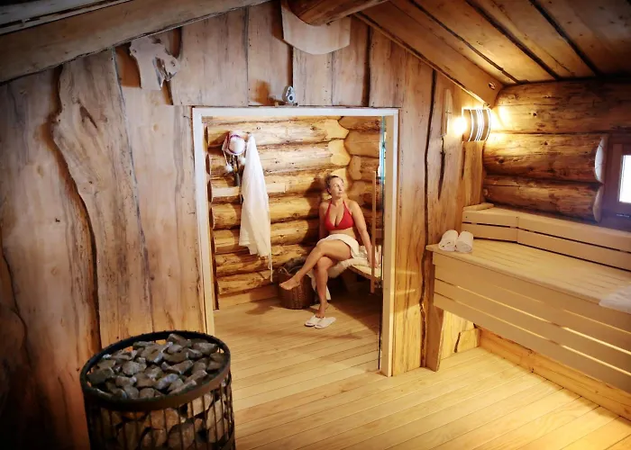 Logis Restaurant De La Poste Et De Montagne Hotel 3*